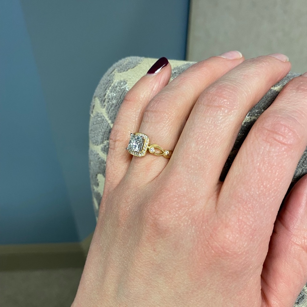 18k Simon G 1.33ctw Diamond Ring - Picture 3 of 7
